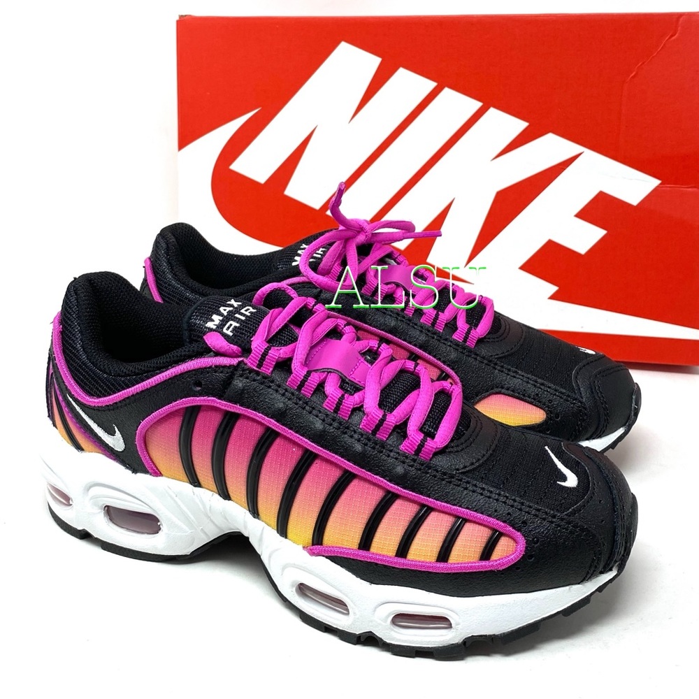 NWOB Nike Air Max Tailwind IV Black Pink Sneakers